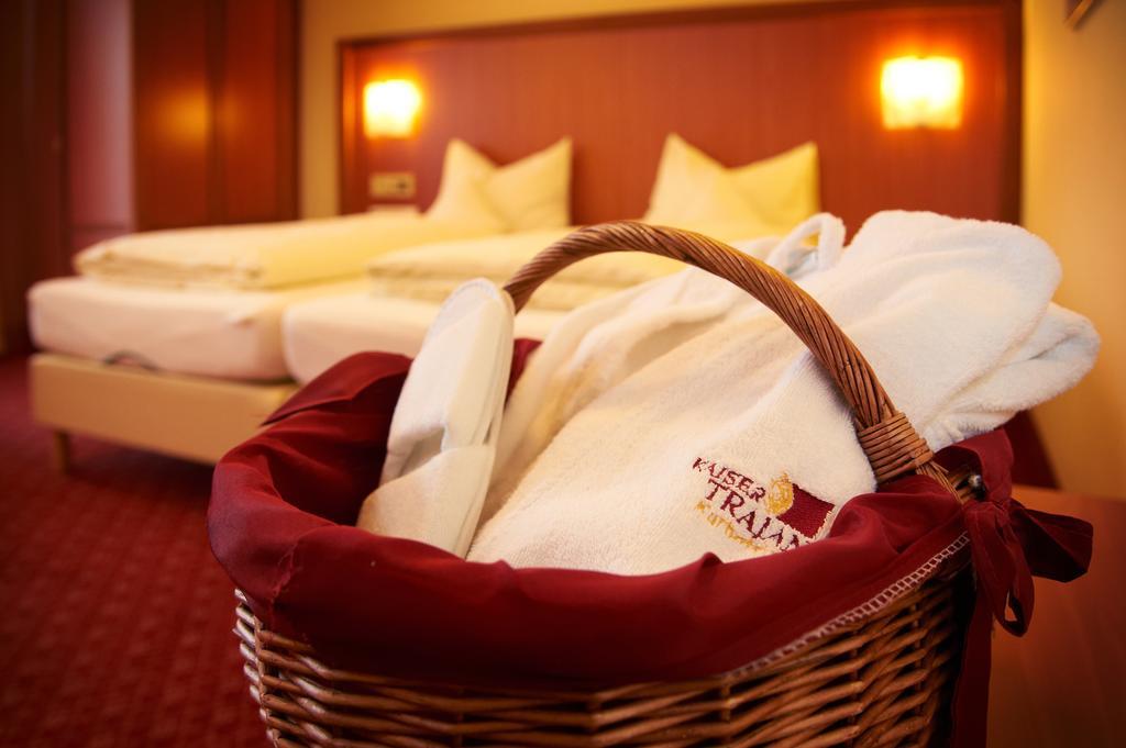 Kurhotel Kaiser Trajan Bad Goegging Room photo